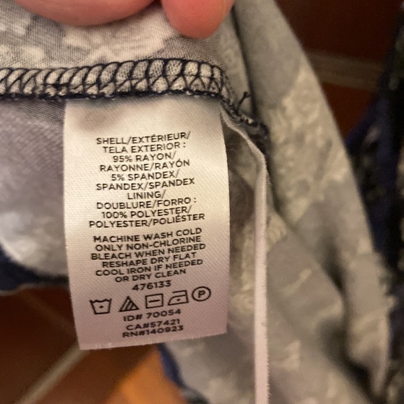 Loft sz 6 faux wrap floral dress - Picture 6 of 6